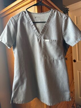 FIGS Women's Gray V-Neck Short Sleeve Scrub Top